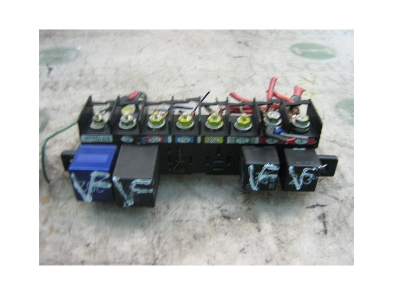 Recambio de caja reles / fusibles para audi 100 berlina (c4) sport edition referencia OEM IAM 4A0941822 4A0941822 