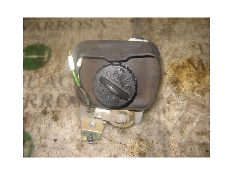 Recambio de deposito servo para nissan trade 100 referencia OEM IAM   