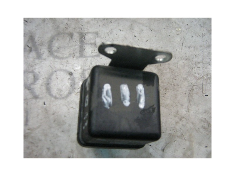 Recambio de modulo electronico para nissan trade 100 referencia OEM IAM   