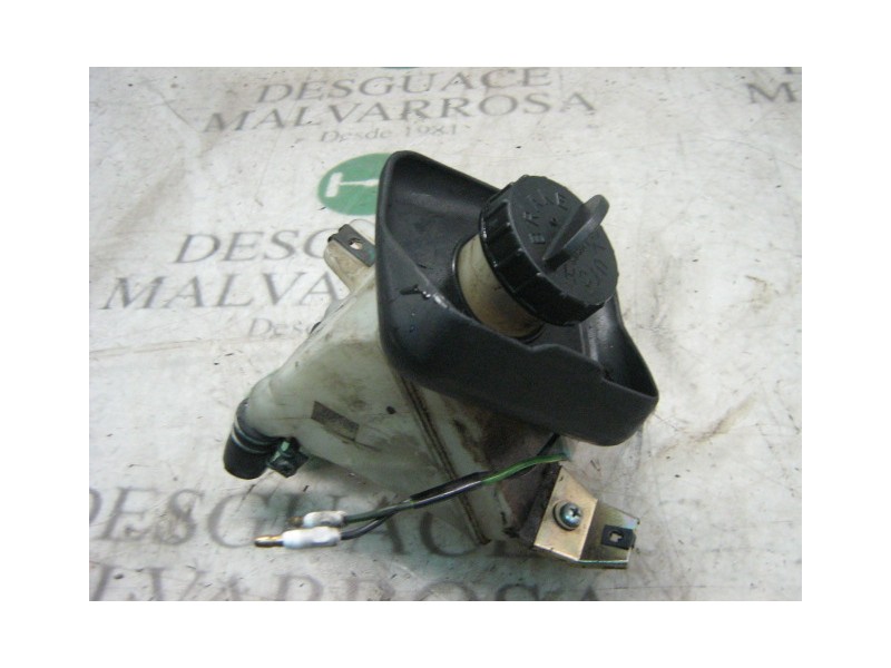 Recambio de deposito servo para nissan trade 100 referencia OEM IAM   