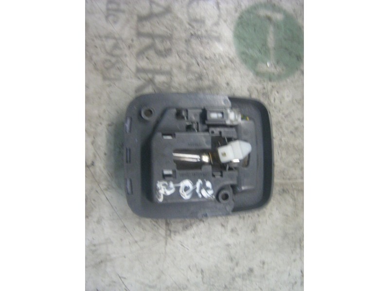 Recambio de piloto interior para nissan trade 100 referencia OEM IAM   