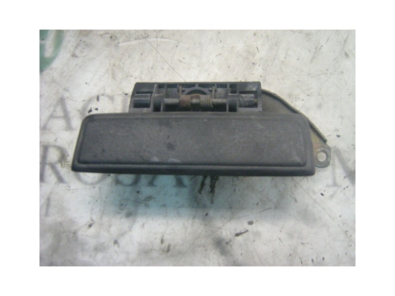 Recambio de maneta exterior delantera izquierda para peugeot 205 berlina 1.8 diesel referencia OEM IAM   