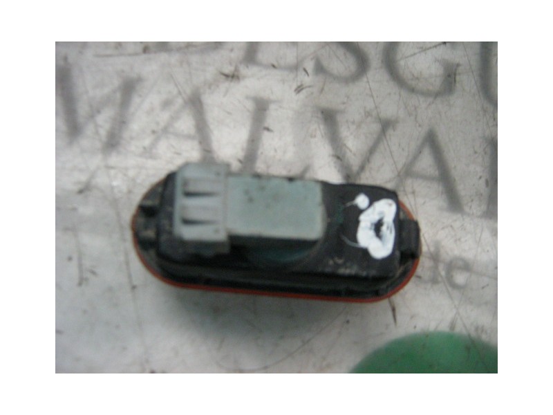 Recambio de piloto lateral derecho para seat cordoba berlina (6k2) glx referencia OEM IAM   