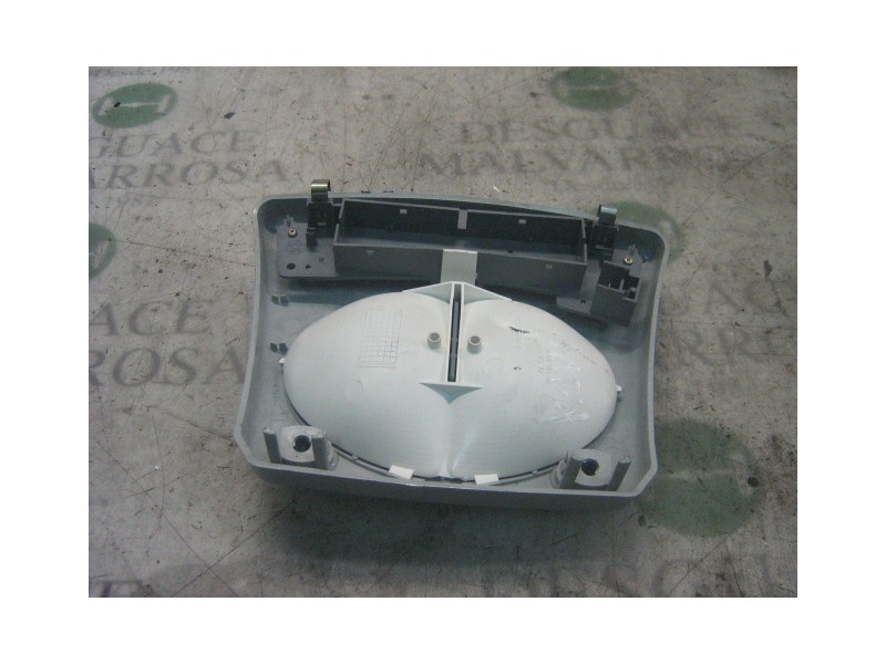 Recambio de piloto interior para fiat brava (182) 1.2 16v cat referencia OEM IAM   