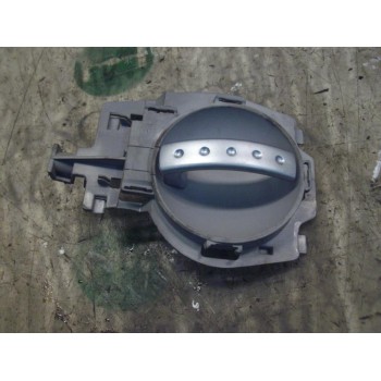 MANETA INTERIOR DELANTERA IZQUIERDA 