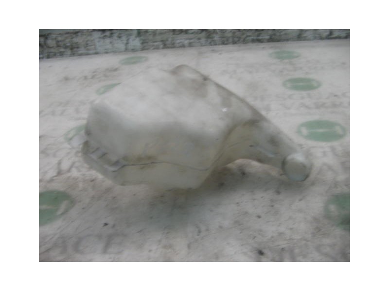 Recambio de deposito limpia para nissan trade 100 referencia OEM IAM   