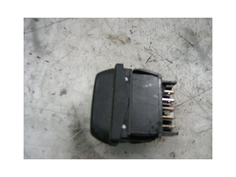 Recambio de mando elevalunas trasero izquierdo para peugeot 106 (s1) kid referencia OEM IAM   