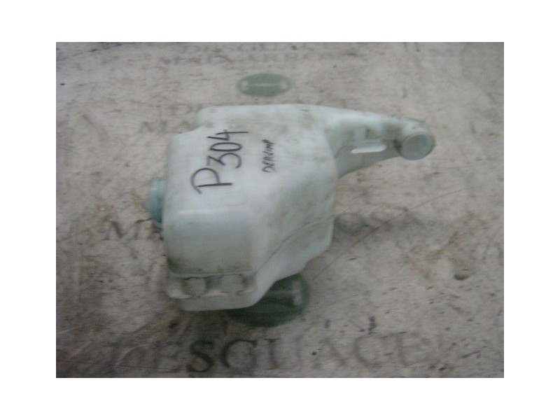 Recambio de deposito limpia para nissan trade 100 referencia OEM IAM   