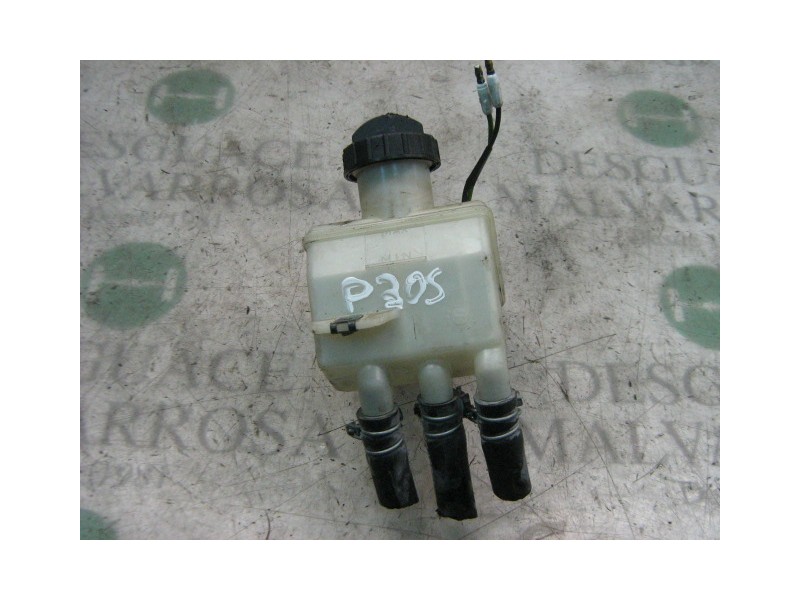 Recambio de deposito servo para nissan trade 100 referencia OEM IAM   