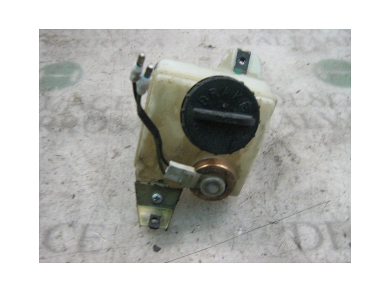 Recambio de deposito servo para nissan trade 100 referencia OEM IAM   