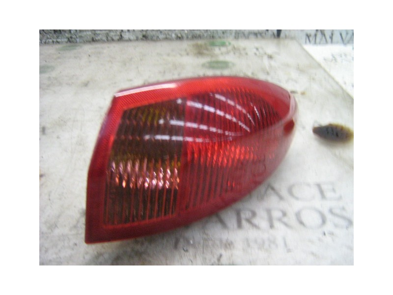 Recambio de piloto trasero derecho para alfa romeo 147 (190) 1.9 jtd distinctive referencia OEM IAM   