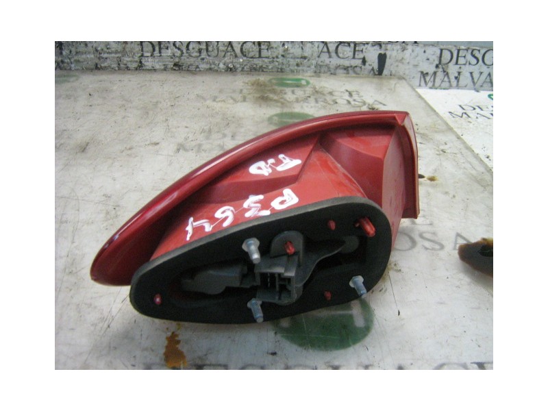 Recambio de piloto trasero derecho para alfa romeo 147 (190) 1.9 jtd distinctive referencia OEM IAM   