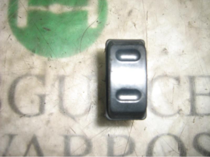 Recambio de mando elevalunas delantero izquierdo para citroën xsara berlina 1.9 td exclusive referencia OEM IAM   