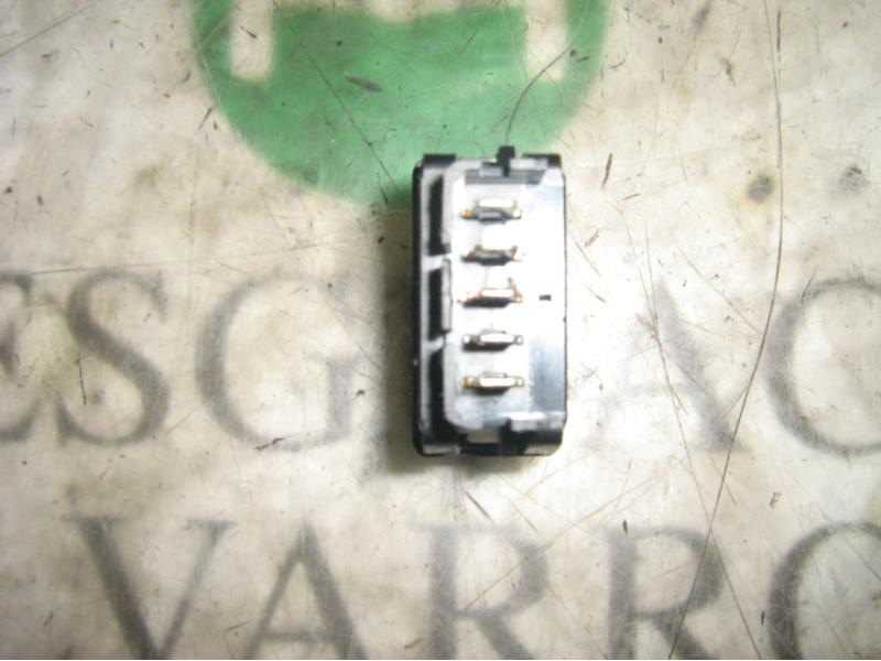 Recambio de mando elevalunas delantero izquierdo para citroën xsara berlina 1.9 td exclusive referencia OEM IAM   