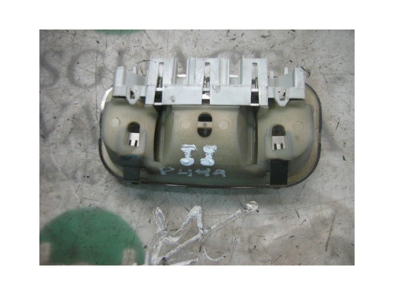 Recambio de piloto interior para citroën c5 berlina 2.0 hdi premier referencia OEM IAM   