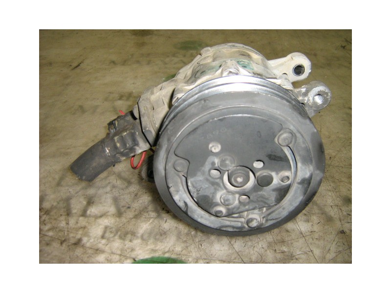 Recambio de compresor aire acondicionado para nissan trade 100 referencia OEM IAM   