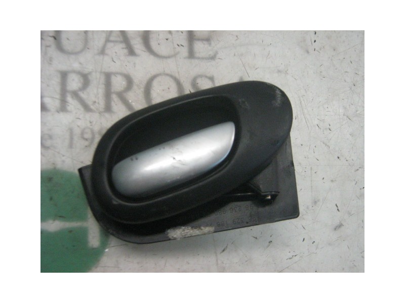 Recambio de maneta interior delantera derecha para peugeot 206 berlina xs referencia OEM IAM   