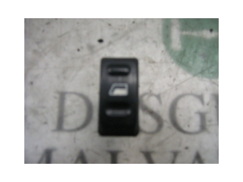 Recambio de mando elevalunas delantero izquierdo para citroën xsara coupe 1.9 td seduction referencia OEM IAM   