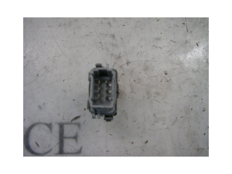 Recambio de mando elevalunas trasero derecho para renault megane ii berlina 5p confort dynamique referencia OEM IAM   