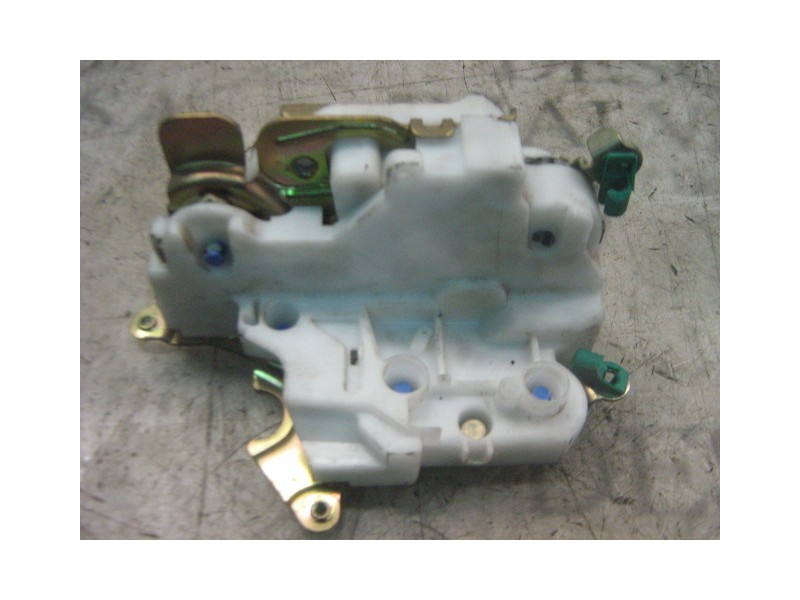 Recambio de cerradura puerta trasera derecha para nissan primera berlina (p11) comfort referencia OEM IAM   