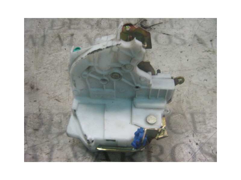 Recambio de cerradura puerta delantera derecha para nissan primera berlina (p11) comfort referencia OEM IAM   