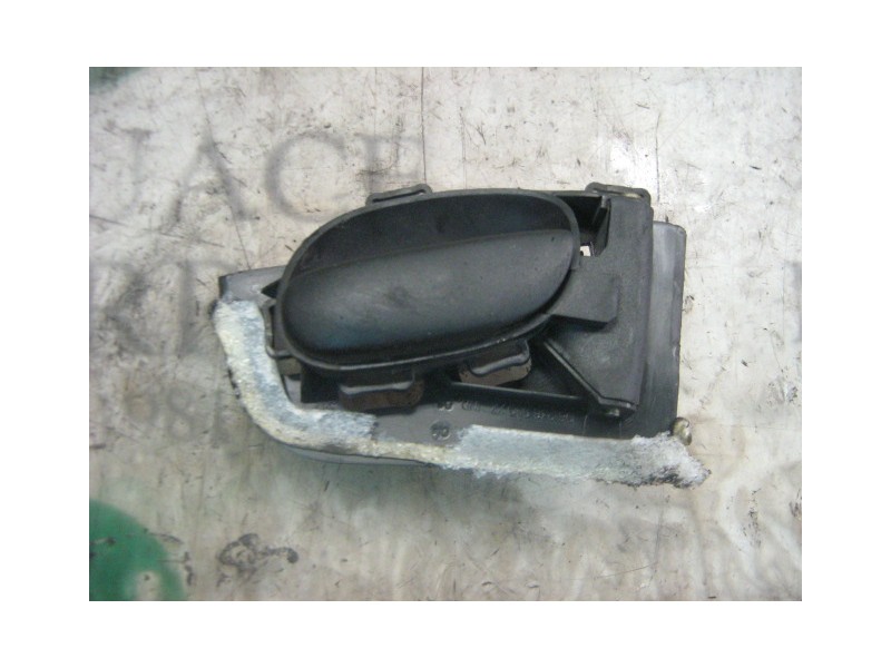 Recambio de maneta interior trasera derecha para peugeot 206 berlina 1.9 diesel referencia OEM IAM   