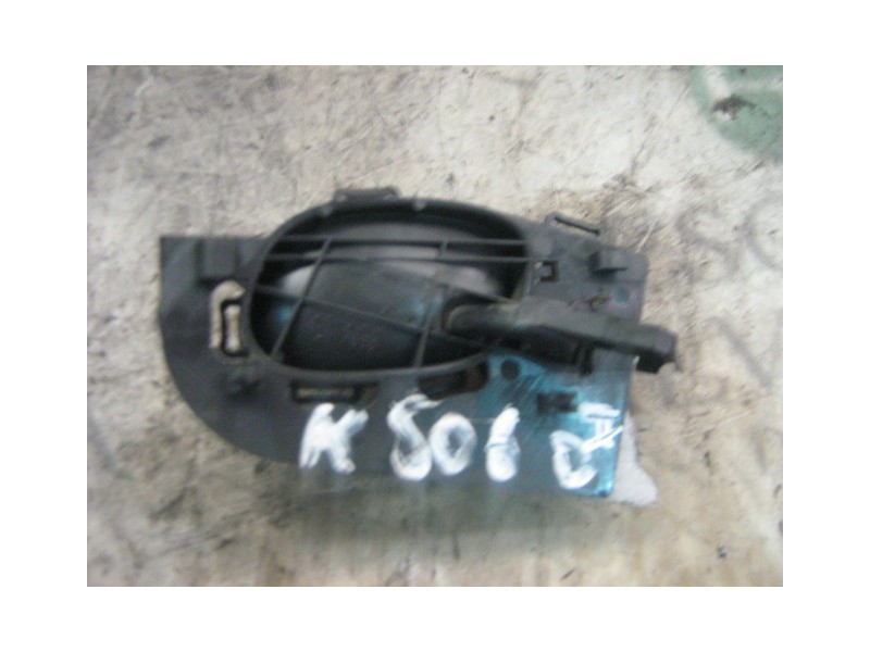 Recambio de maneta interior delantera izquierda para peugeot 206 berlina 1.9 diesel referencia OEM IAM   