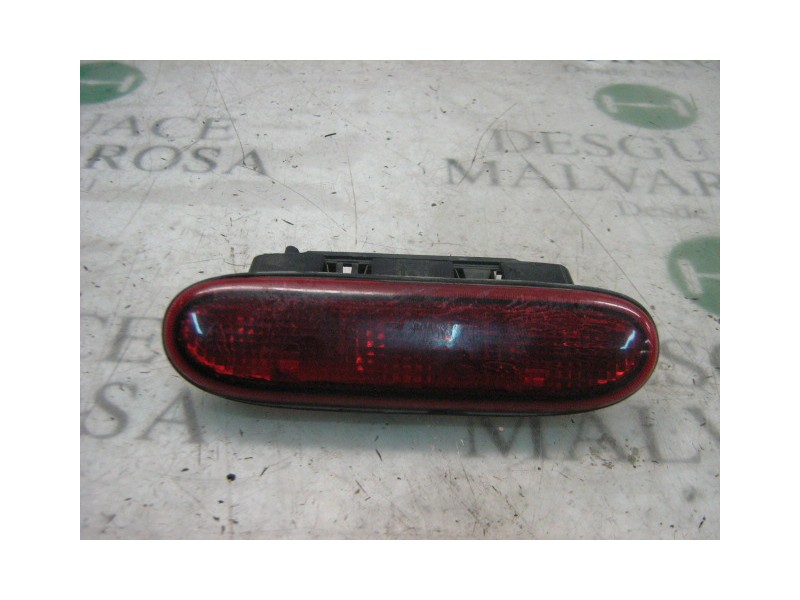 Recambio de piloto trasero central para renault clio i phase iii 1.9 d rn referencia OEM IAM   