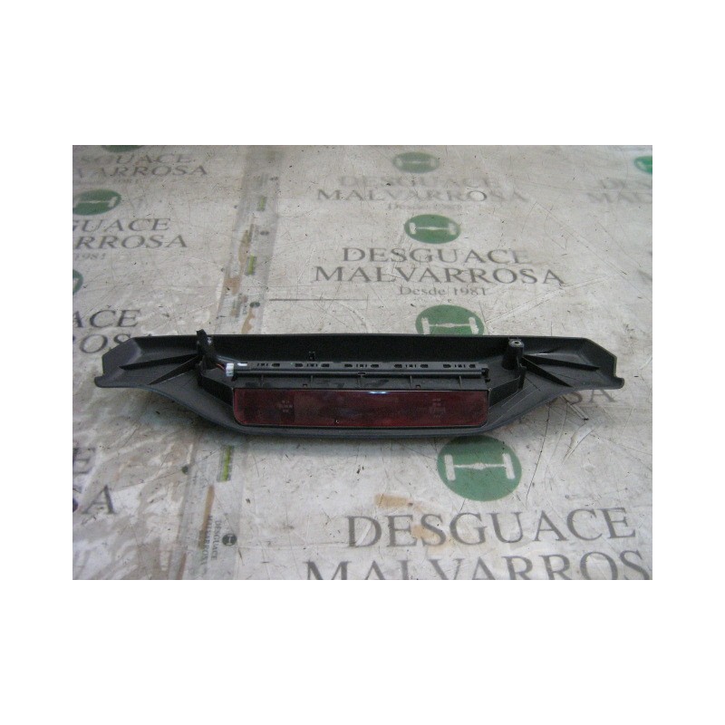 Recambio de piloto trasero central para fiat punto berlina (188) 1.9 diesel eco referencia OEM IAM 735278919  