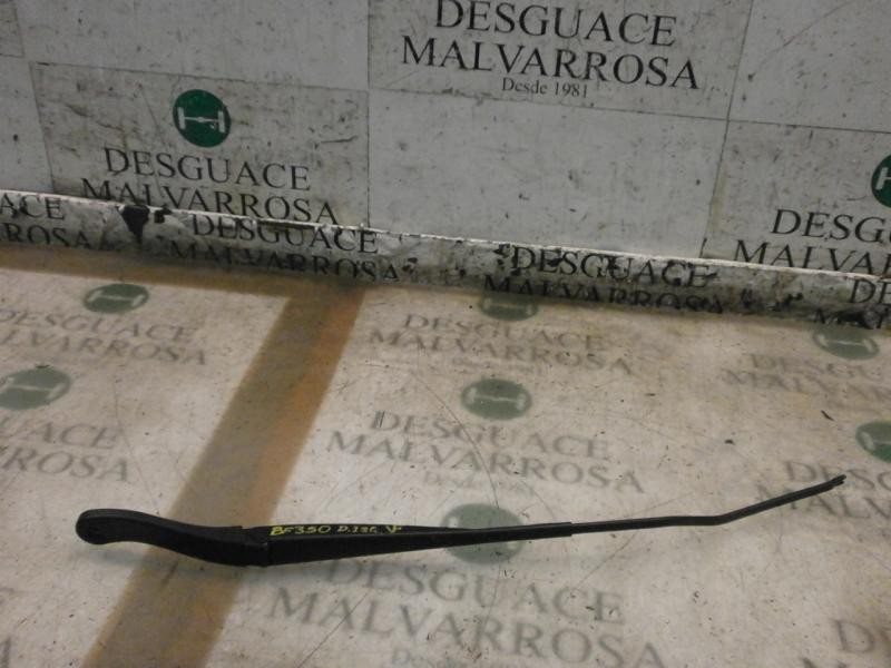 Recambio de brazo limpia delantero izquierdo para renault clio grandtour dynamique referencia OEM IAM   