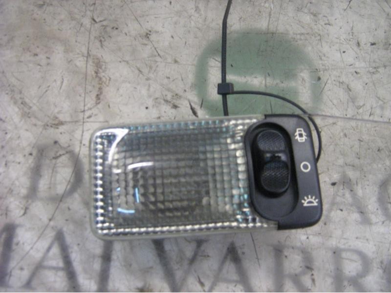 Recambio de piloto interior para citroën xsara berlina 1.6 attraction referencia OEM IAM   