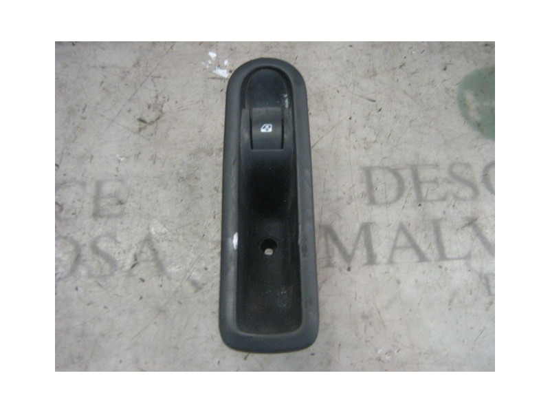 Recambio de mando elevalunas trasero derecho para renault scenic ii grand confort dynamique referencia OEM IAM   