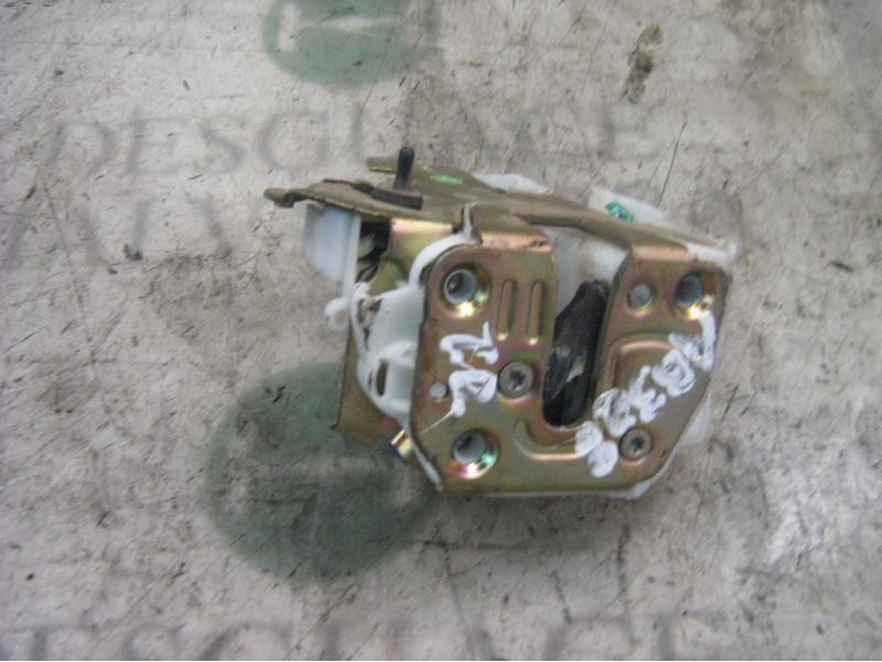 Recambio de cerradura puerta trasera derecha para nissan primera berlina (p11) comfort referencia OEM IAM   