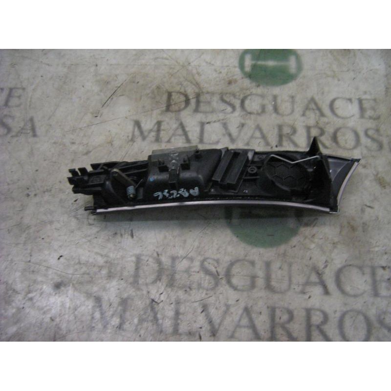 Recambio de maneta interior delantera derecha para audi a6 avant (4b5) 2.5 tdi referencia OEM IAM 4B1837020A8TP  