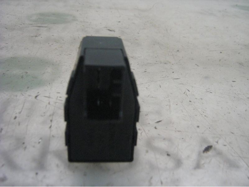 Recambio de mando elevalunas delantero derecho para kia joice ls referencia OEM IAM 93590M3000 620W0304 620W0304