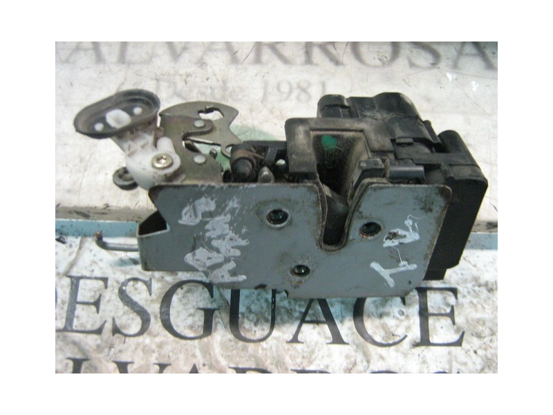 Recambio de cerradura puerta trasera derecha para fiat brava (182) td 75 s referencia OEM IAM   