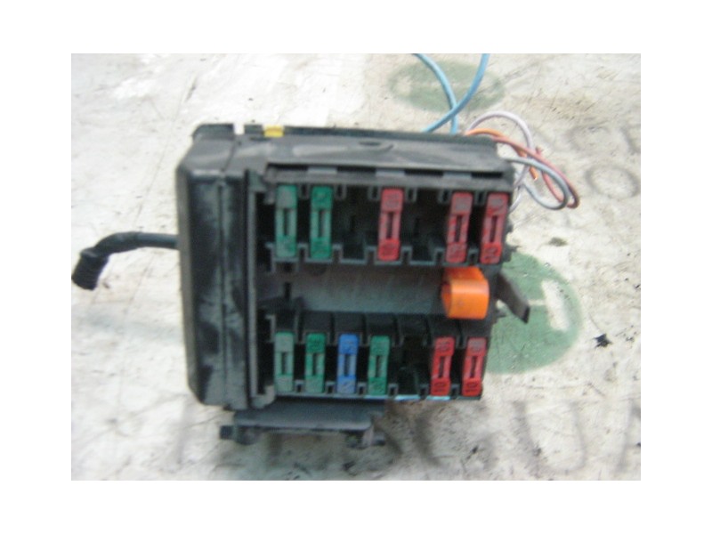 Recambio de caja reles / fusibles para peugeot 106 (s2) max d referencia OEM IAM   
