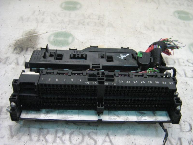 Recambio de caja reles / fusibles para bmw serie 3 berlina (e46) 320d referencia OEM IAM 61138364530 18500000000 18500000000