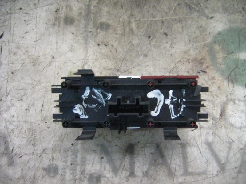 Recambio de warning para renault megane ii classic berlina confort authentique referencia OEM IAM   