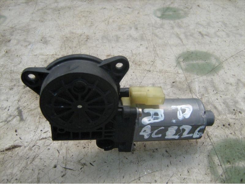 Recambio de motor elevalunas delantero derecho para ford fiesta (cbk) ghia referencia OEM IAM   