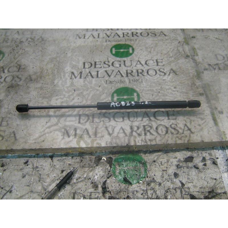 Recambio de amortiguadores maletero / porton para renault clio ii fase ii (b/cb0) confort dynamique referencia OEM IAM   