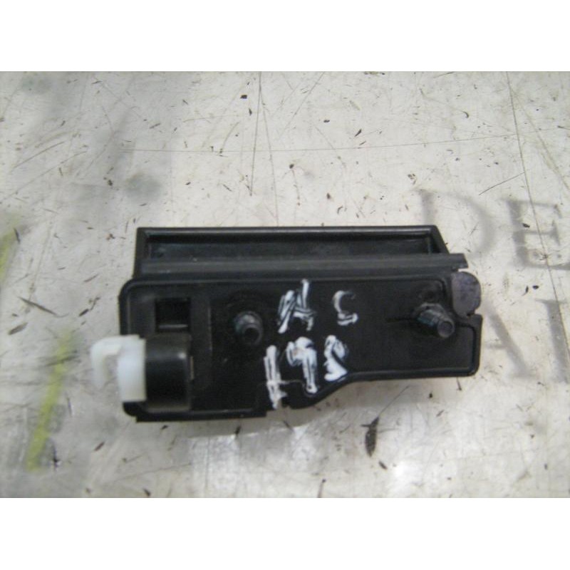 Recambio de maneta porton para hyundai accent (mc) gls full crdi referencia OEM IAM 817201E020  