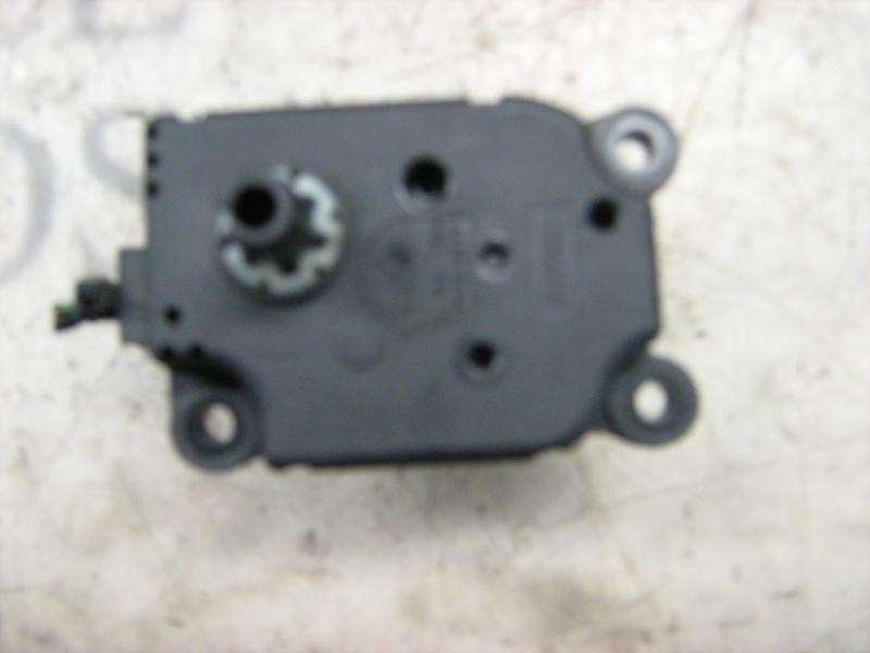 Recambio de motor apertura trampillas climatizador para ford focus berlina (cak) ghia referencia OEM IAM   