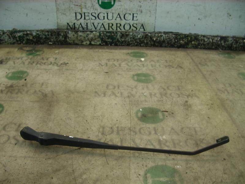 Recambio de brazo limpia trasero para opel monterey ls referencia OEM IAM   