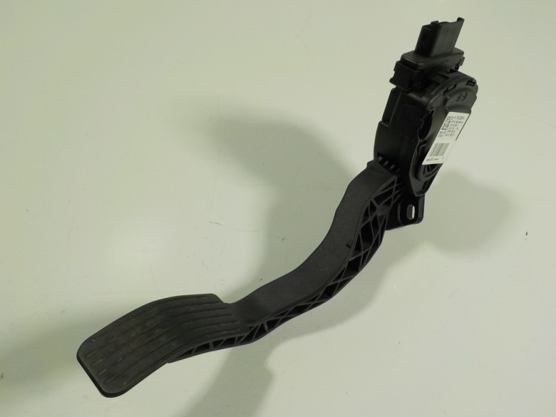 Recambio de potenciometro pedal para peugeot 208 1.4 hdi fap referencia OEM IAM 1601CW 9671433780 6PV00994941