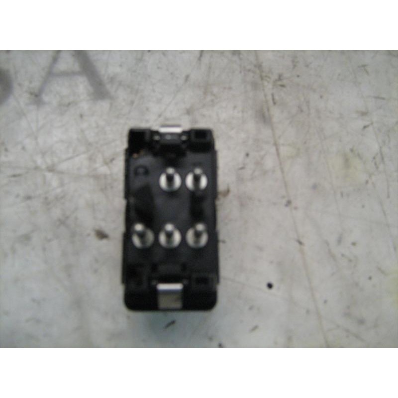 Recambio de mando elevalunas delantero izquierdo para bmw serie 5 berlina (e34) 3.5 24v cat referencia OEM IAM   