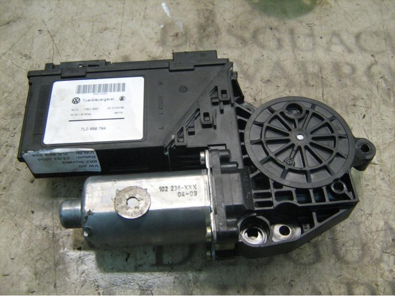 Recambio de motor elevalunas trasero derecho para volkswagen touareg (7la) v6 referencia OEM IAM 7L0959704D0LN 0130821764 013082