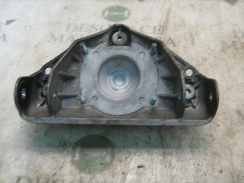 Recambio de soporte brazo suspension delantero izquierdo para volkswagen touareg (7la) v6 referencia OEM IAM 7L0412391D  