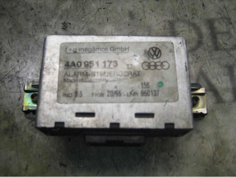 Recambio de modulo electronico para audi a6 berlina (c4) 2.5 tdi referencia OEM IAM 4A0951173A 4A0951173 