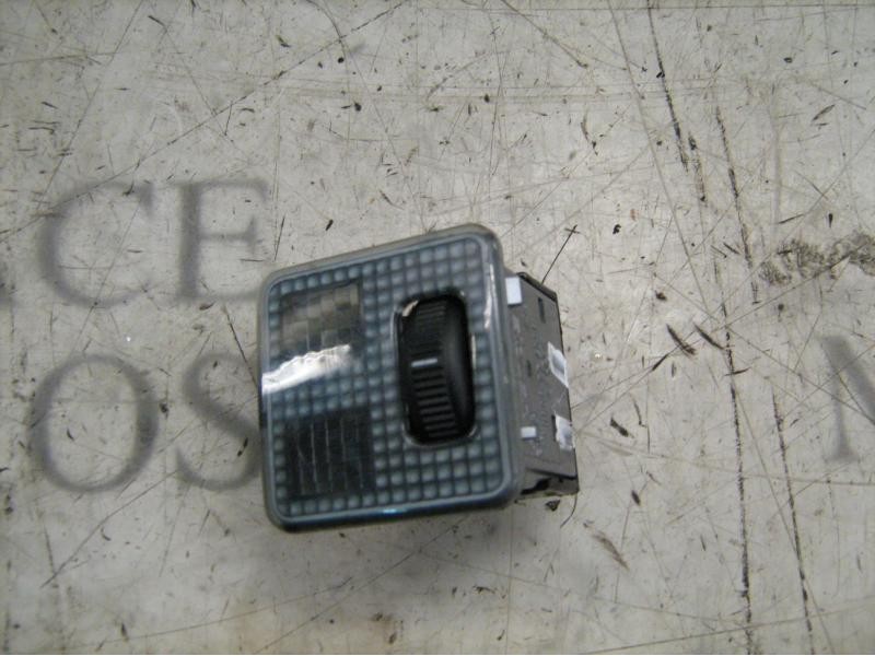 Recambio de piloto interior para citroën xsara berlina 1.6i 16v exclusive referencia OEM IAM   